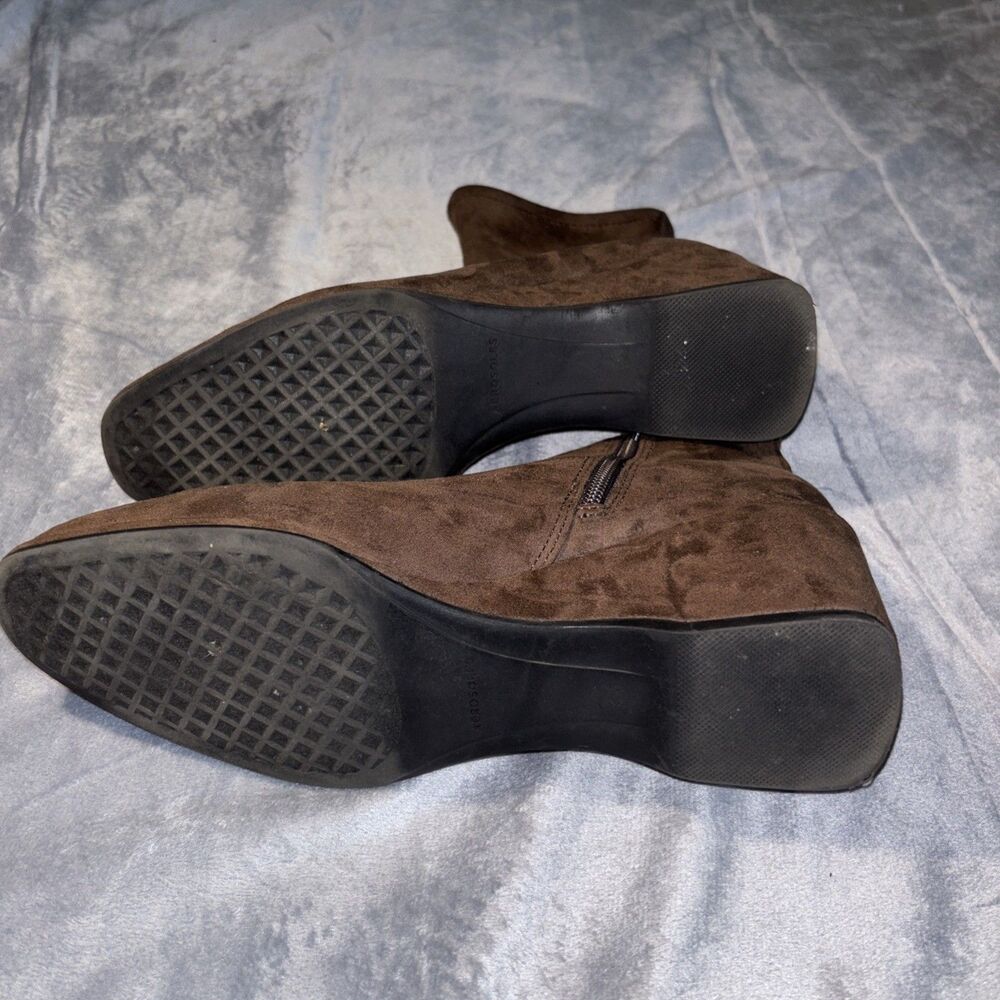 Women's Aerosoles Dark Brown Faux Suede Wedge Booties, Side Zip, Size 8.5 M - Picture 4 of 4